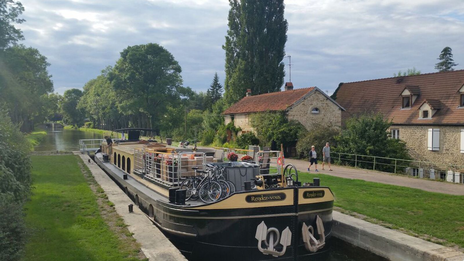 Rendez-Vous - Burgundy Canal