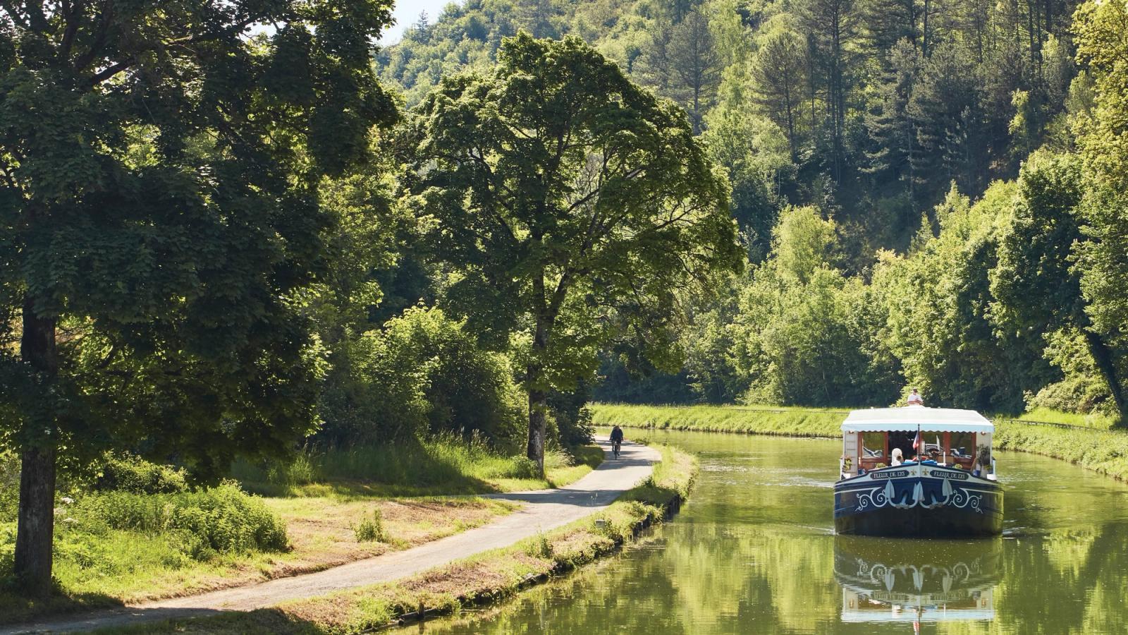 Fleur de Lys, A Belmond Boat – Burgundy